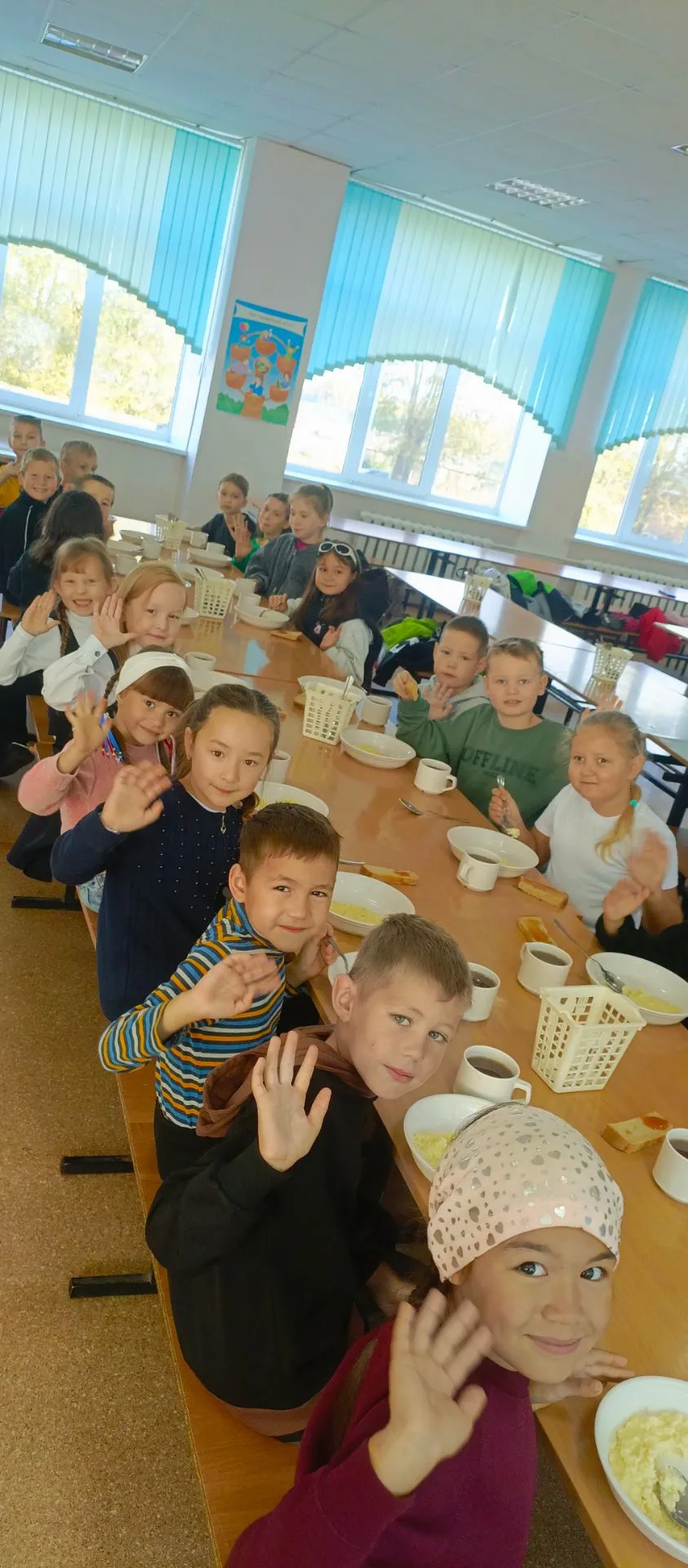 ‎Сегодня в нашей школе особенный день: на нашей базе открыты избирательные участки.