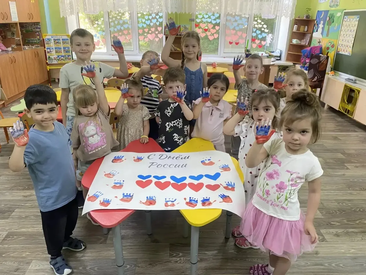 12 июня в нашей стране отмечается День России.Этот праздник свободы ,мира и добра.Он си...