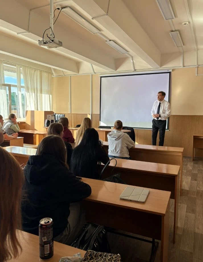 👉🏻 Студентам экономического факультета рассказали о правовой грамотности