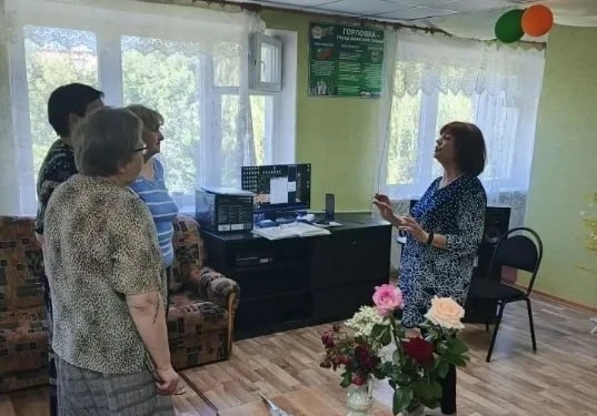 В Центре соцобслуживания Горловки работает клуб «Мелодия души»

На занятиях пожилые и люди с огранич
