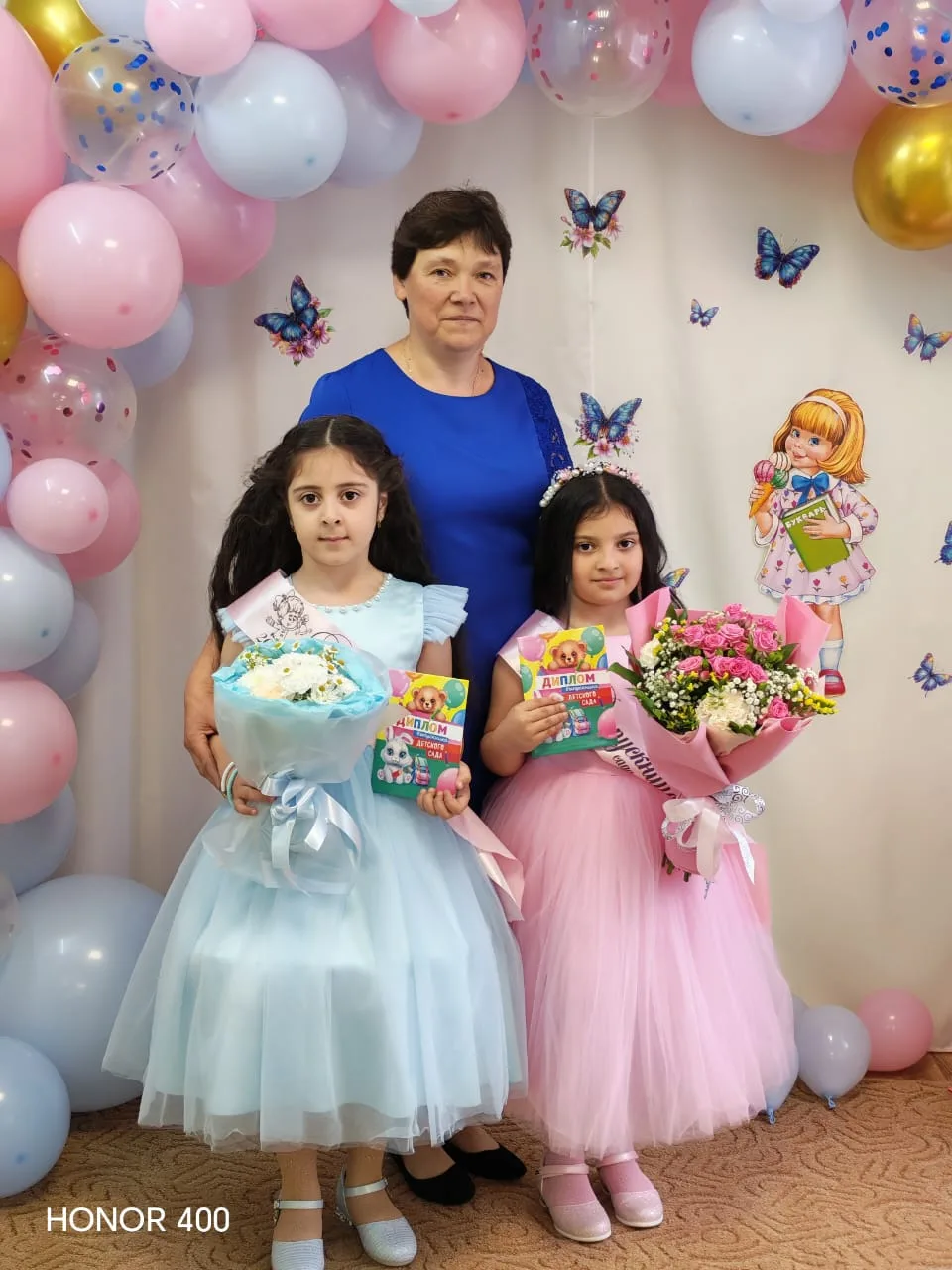 🌷✨Уходят дети школьною дорогой,