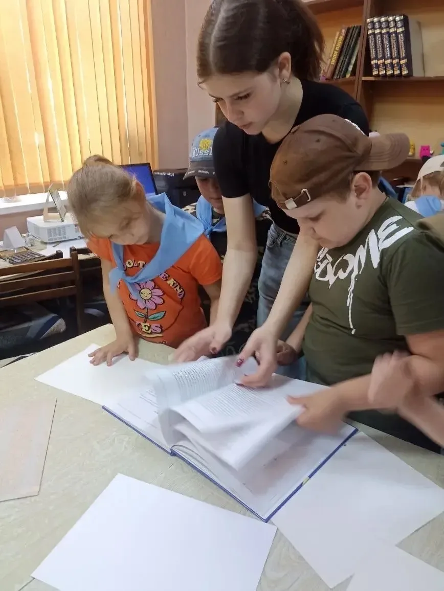 ⭐День России

Отряд «Капибарчики» принял участие в интеллектуальном квесте «Символы нашей страны». С