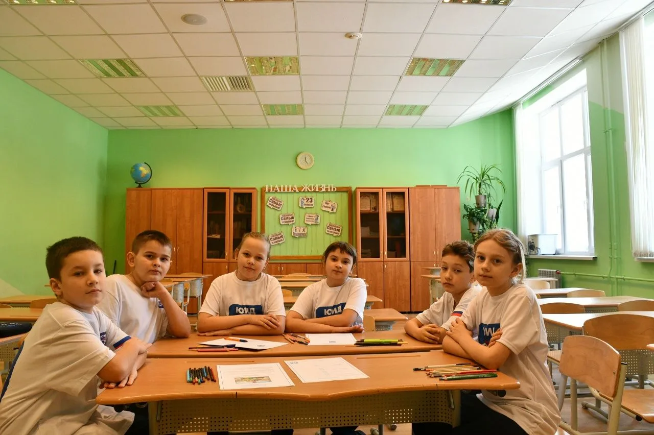 📍ЮИДовцы из 3Е покоряют «Дорожные науки»  Команда «Перекресток», в состав которой вошли учащиеся 3Е 