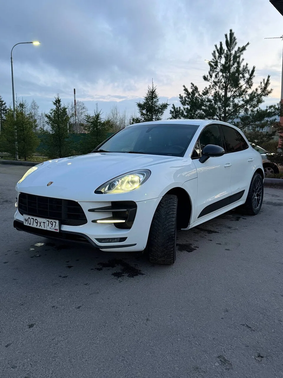Porsche Macan Turbo, 3.6 AMT 4WD (400 л.с.)
Год выпуска: 2014
Цена: 2.300.000 руб
Телефон: 8-999-848