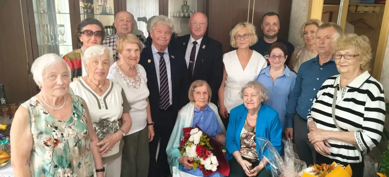 Уважаемая Валентина Александровна!

От имени Муниципального совета и местной администрации города Се