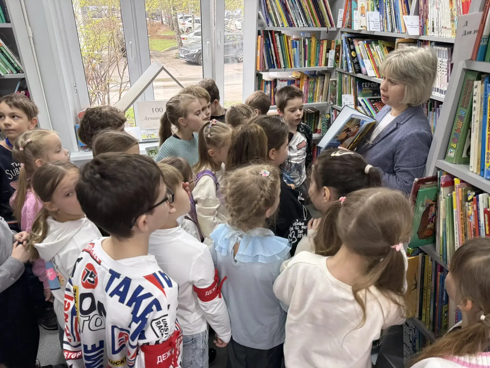 «Вся наша жизнь – в пределах века, А век пред вечностью лишь миг. Залог бессмертья человека В хранил