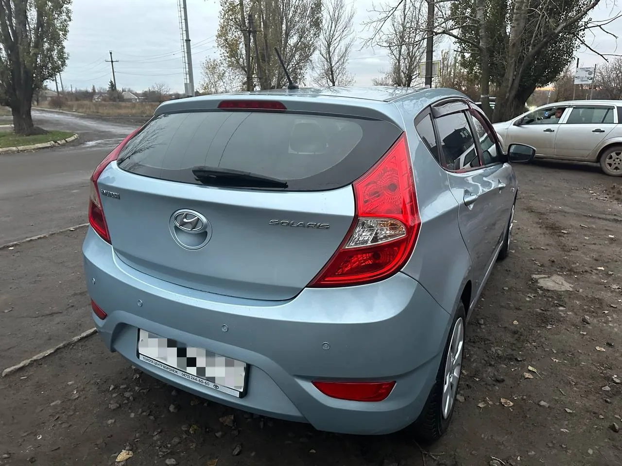 Hyundai Solaris 2011 год в отличном состоянии.1.6 Автомат,подогрев  сидений, кондиционер (заправлен)