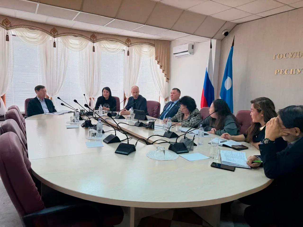 В Ил Тумэне обсудили вопрос возобновления регулярного авиационного сообщения между Тикс...