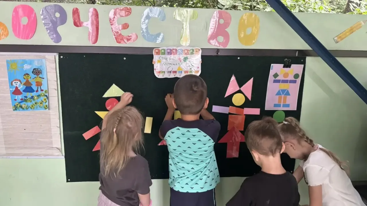 🌈Воспитанники из группы «Ромашка» посетили «Точку творчества». 🧑‍🎨🎨🖼️

Дружба + Творчество = Ид