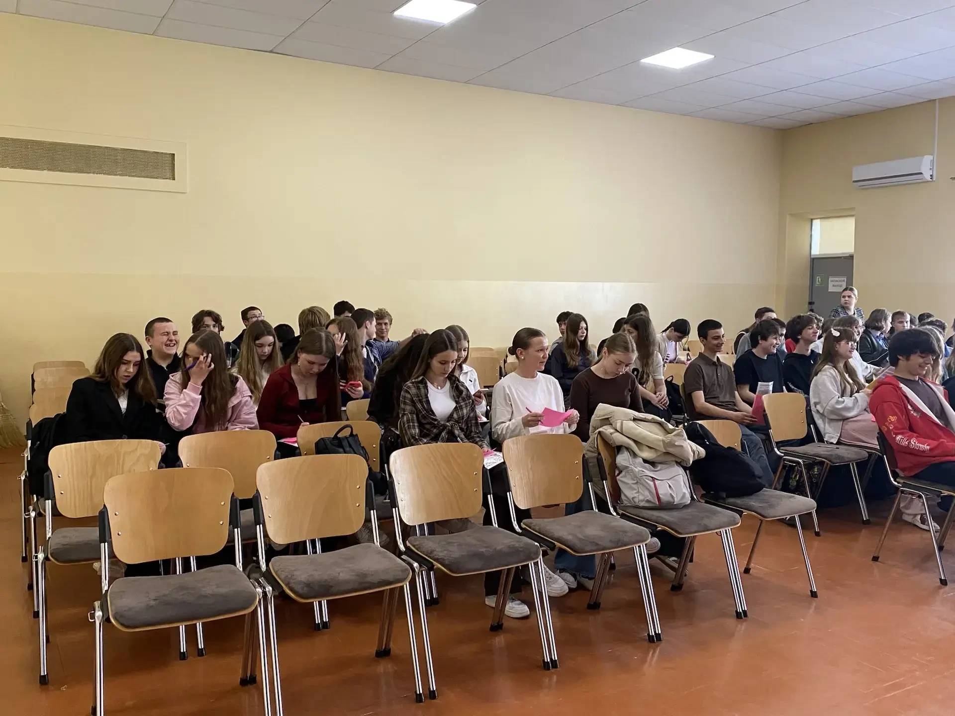 15.05.2026 ГБУ ОО ЗО «СОШ № 1 имени Виктора Ревуцкого» г. Бердянска посетили представит...