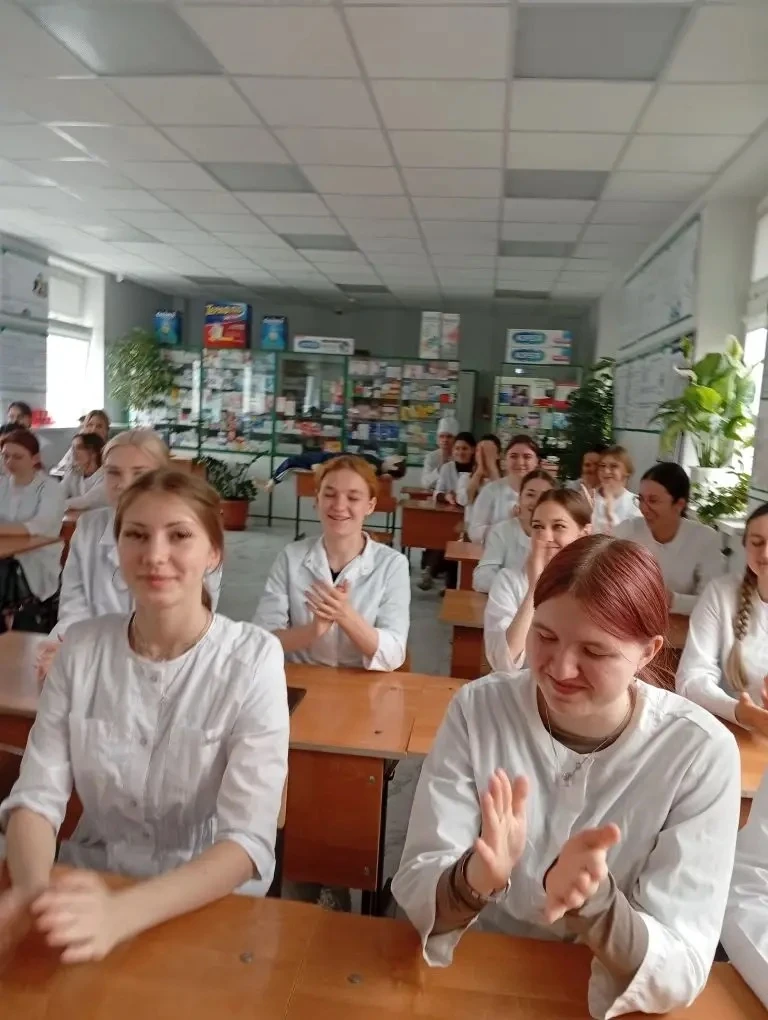 Вновь поздравляем с Днём фармацевтического работника! 🥳  В честь праздника на кафедре «Фармации» уст