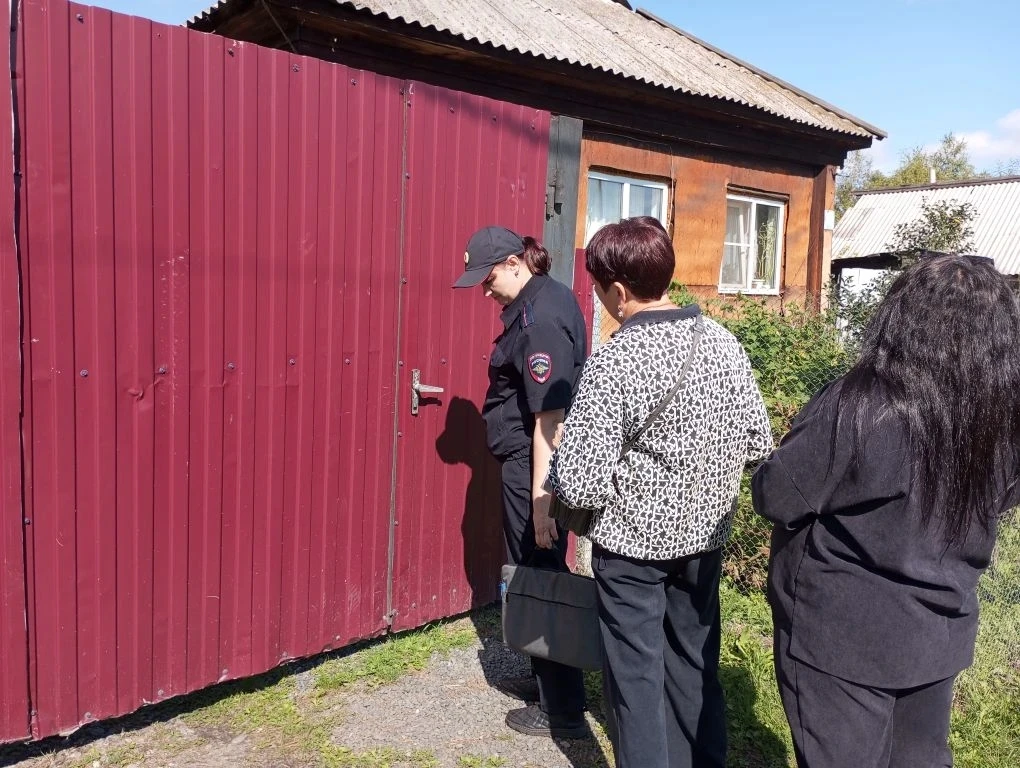 В предверии начало нового учебного года специалистами службы "Дети в семье", совместно ...