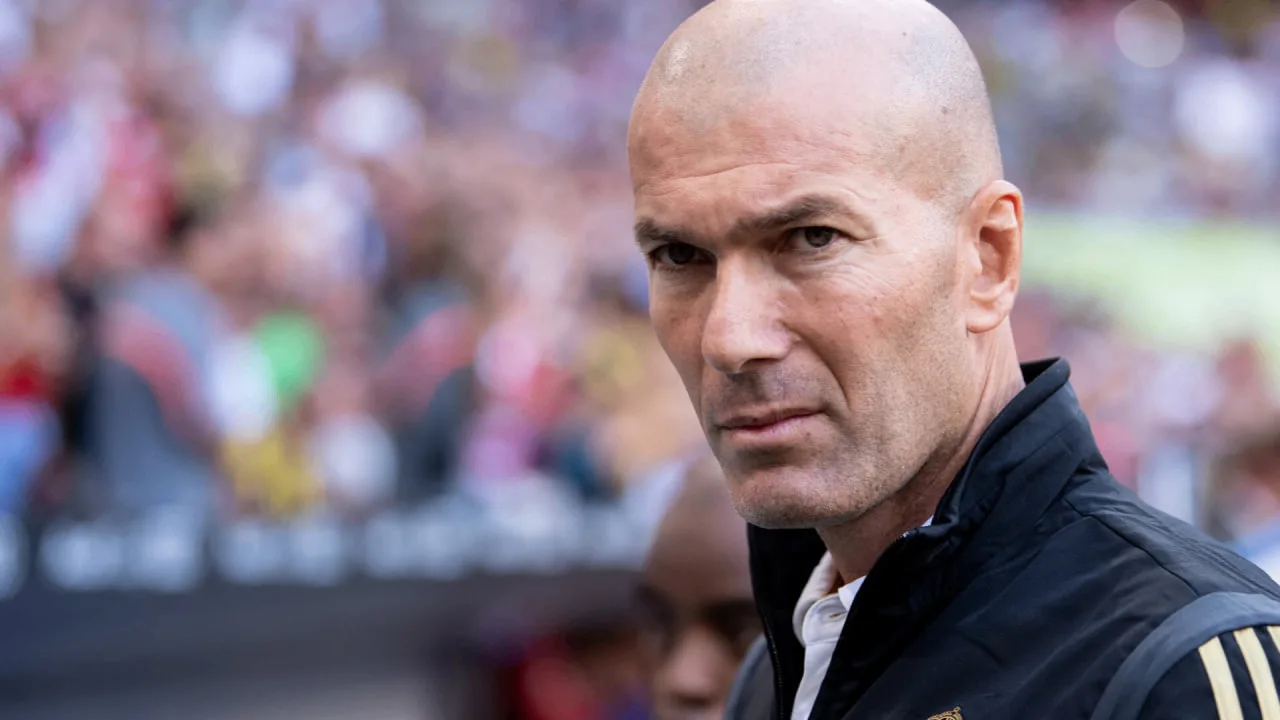 ⚽️Зинедин Зидан возглавил сборную Франции по футболу. Он подписал четырехлетний контракт. Под его ру
