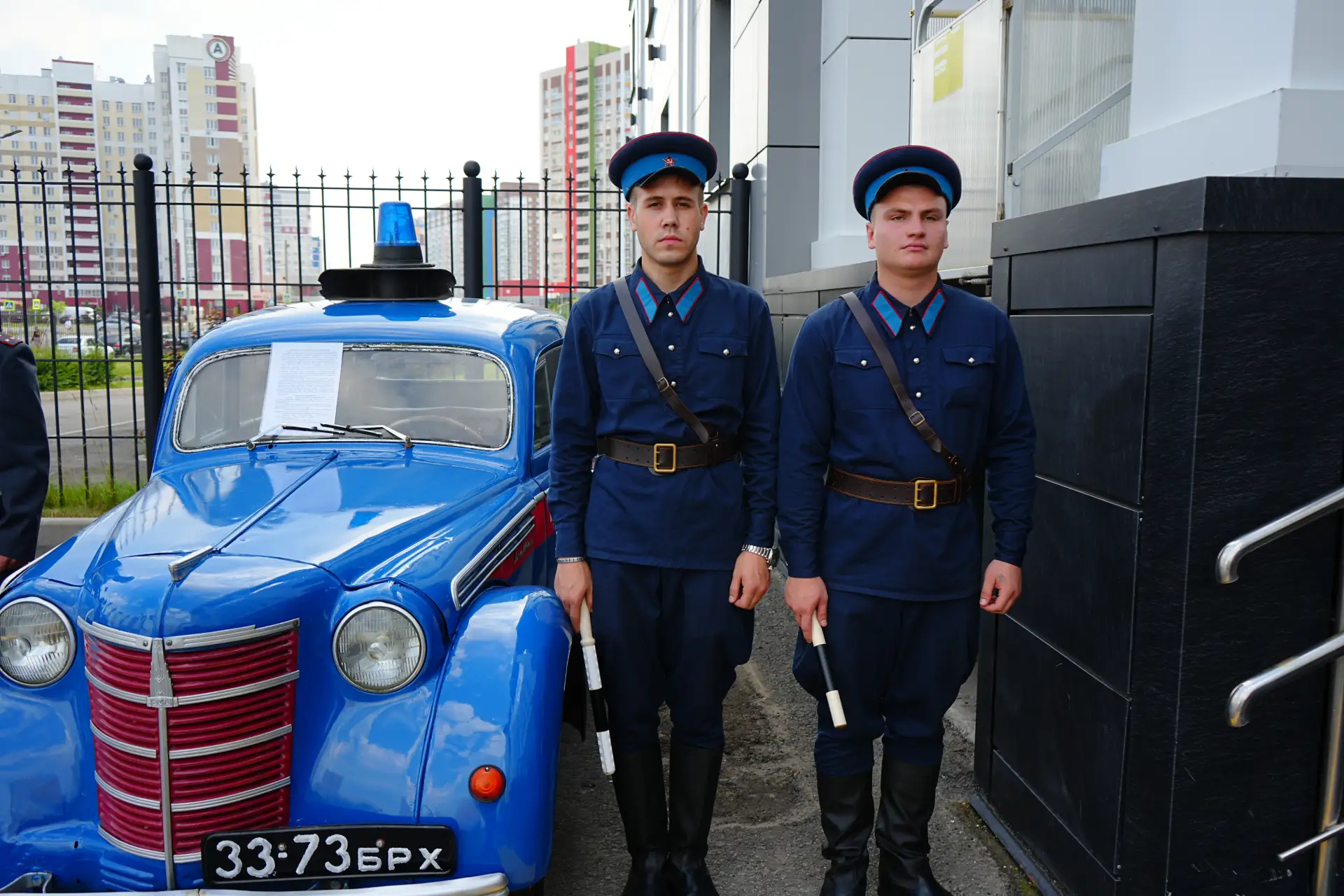 🚔 К юбилею Госавтоинспекции на территории областного УМВД была организована выставка с...