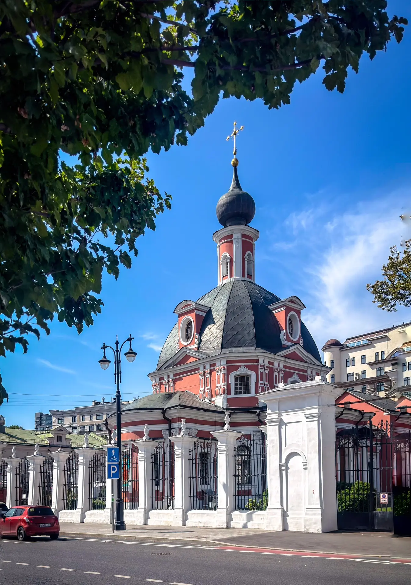 В прошлой публикации я показала вам чудеснейшую Марфо-Мариинскую обитель. А сегодня хоч...
