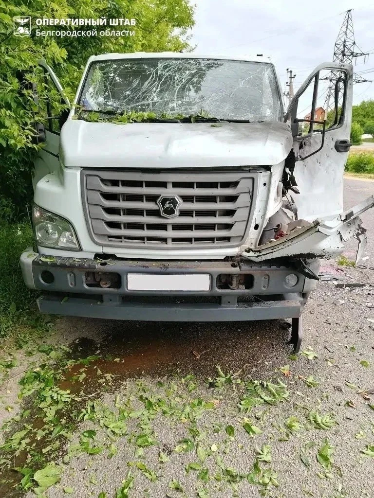 ❗️Дрон ВСУ атаковал грузовой автомобиль в городе Шебекино. Ранен мирный житель.

«Мужчину с минно-вз