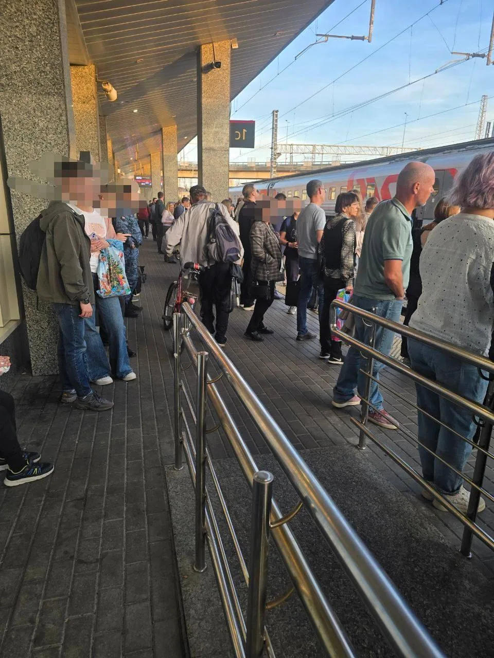 🚆 На Бору начался ажиотаж на электричках из-за пробок на мосту
