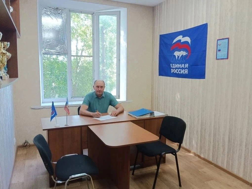 В селе Великоцк едва ли найдётся человек, который не знал бы Олега Николаевича Кошарного - личности,