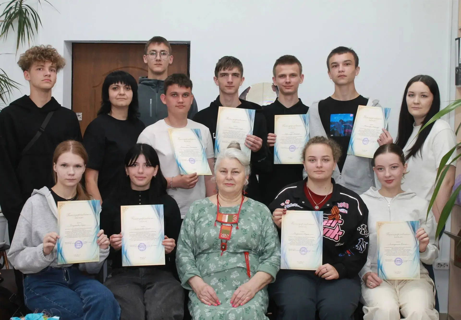 Птица счастья своими руками  В Динском парке культуры и отдыха состоялся мастер-класс по созданию на