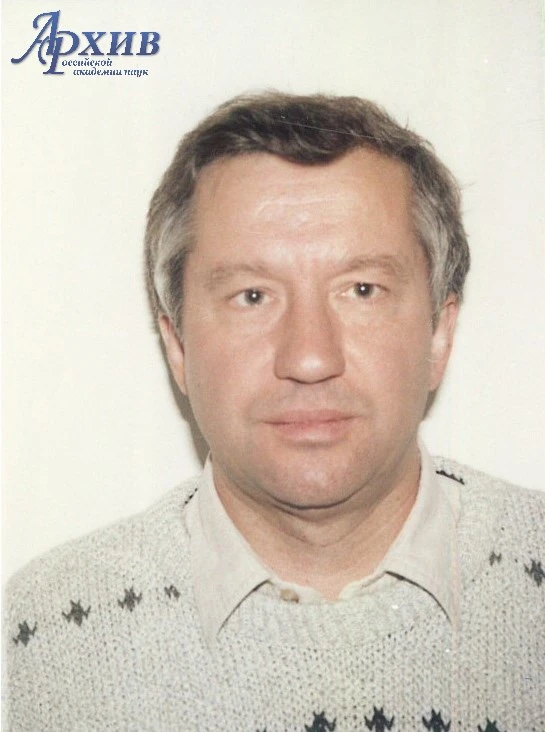 Михаил Ювенальевич Антипин, химик, доктор химических наук (1989), член-корреспондент РА...