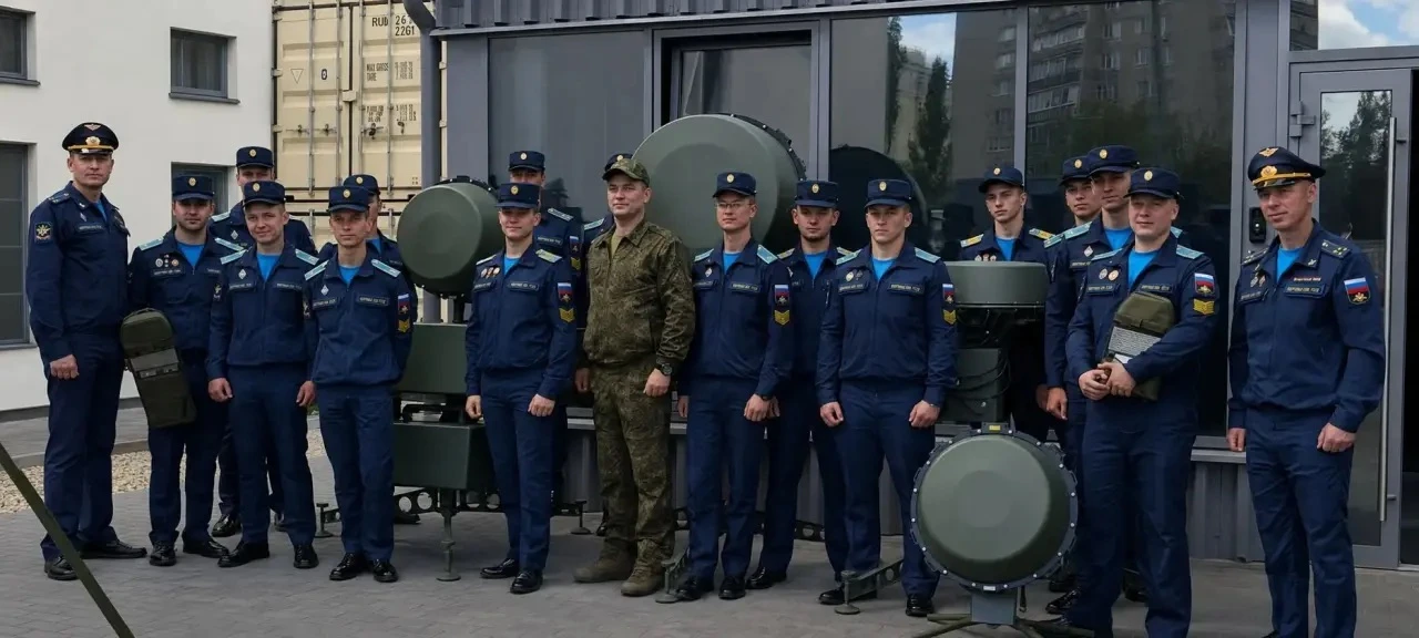 РЕЗИДЕНТ ТЕХНОПАРКА ПОКАЗАЛ КУРСАНТАМ, ЧТО ТАКОЕ РЭБ НА САМОМ ДЕЛЕ