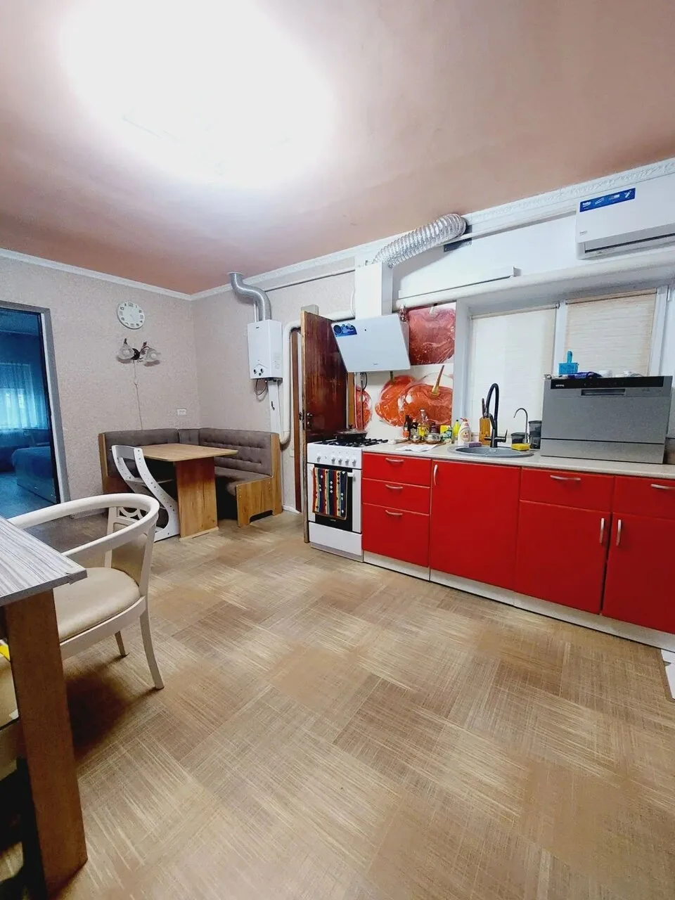 Продам дом, Артёмовский район, улица Боженко, район 33 школы. Участок 4 сотки, дом 60 м...