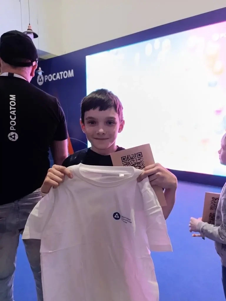 🎉 Наши ученики на выставке AtomSkills!  Сегодня ребята из нашей школы вместе с учителей физики Марин