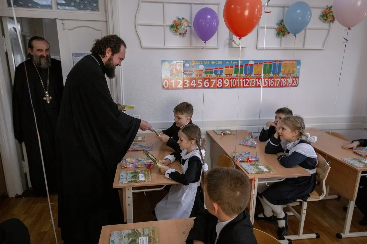 Дорогие ребята, уважаемые учителя и родители!