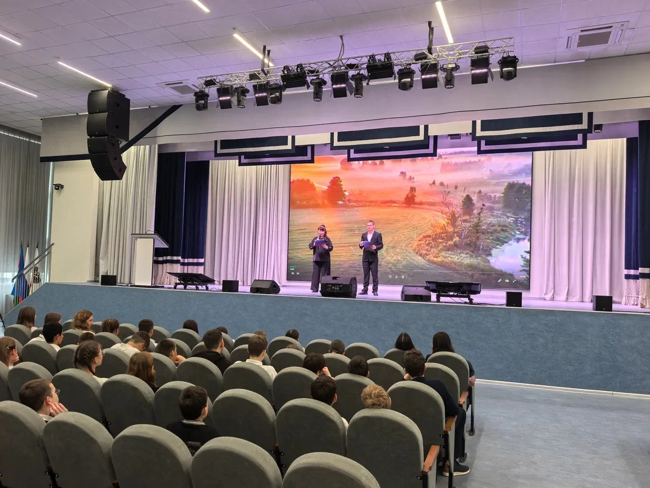 Вчера артисты Дома культуры ездили с концертом в филиал 79-й школы. Со сцены мы говорил...