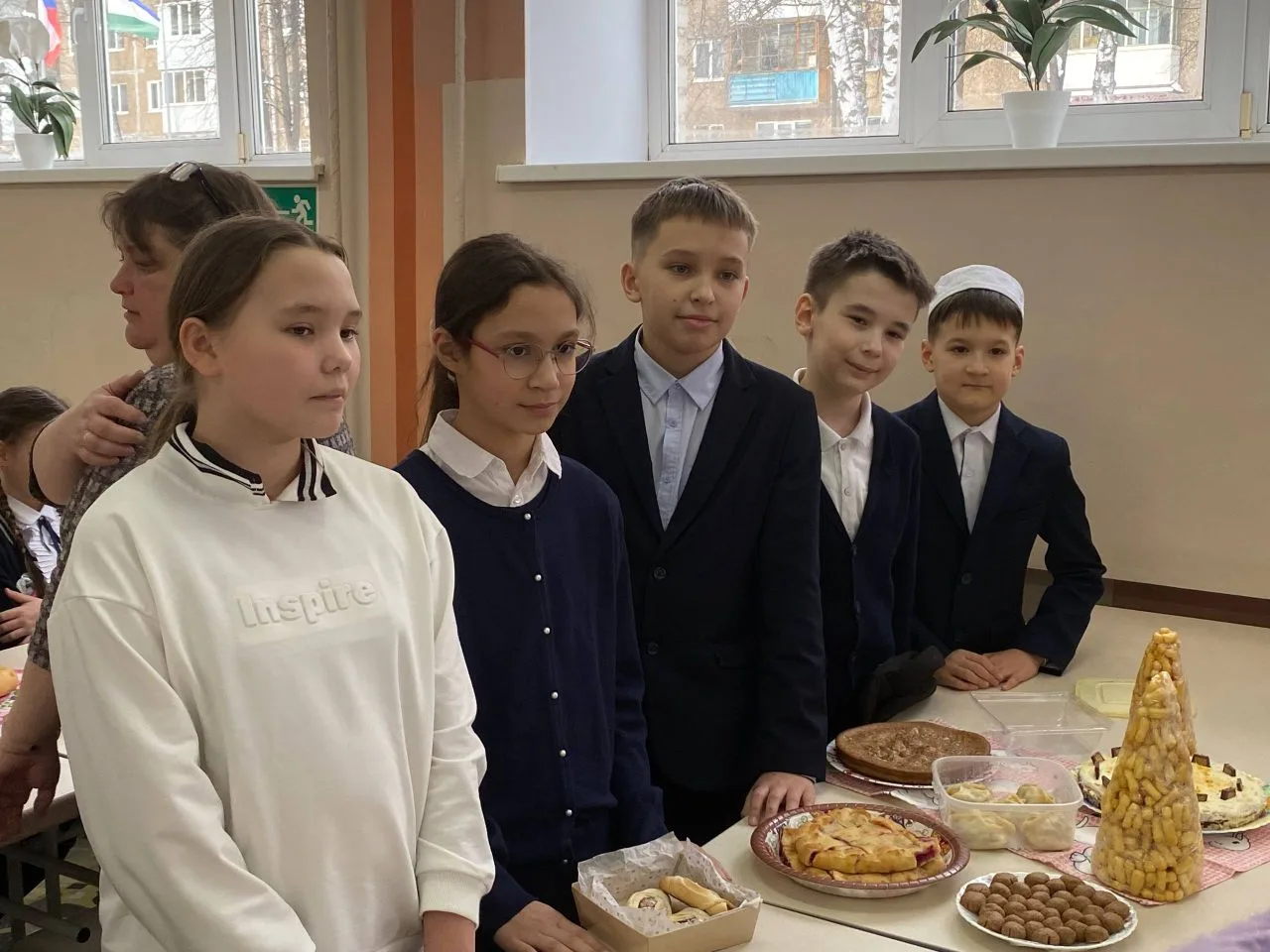 🥧28 января ученики 1А, 1Б, 1Г, 2В, 3Б, 4В, 5Б, 5Г и 7Г приняли участие в  гастрономическом флешмобе 