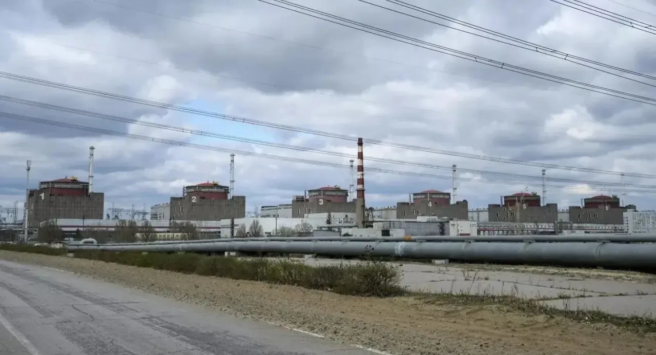 ❗️ВСУ ночью атаковали лабораторный корпус ЗАЭС и здание по переработке радиоактивных от...