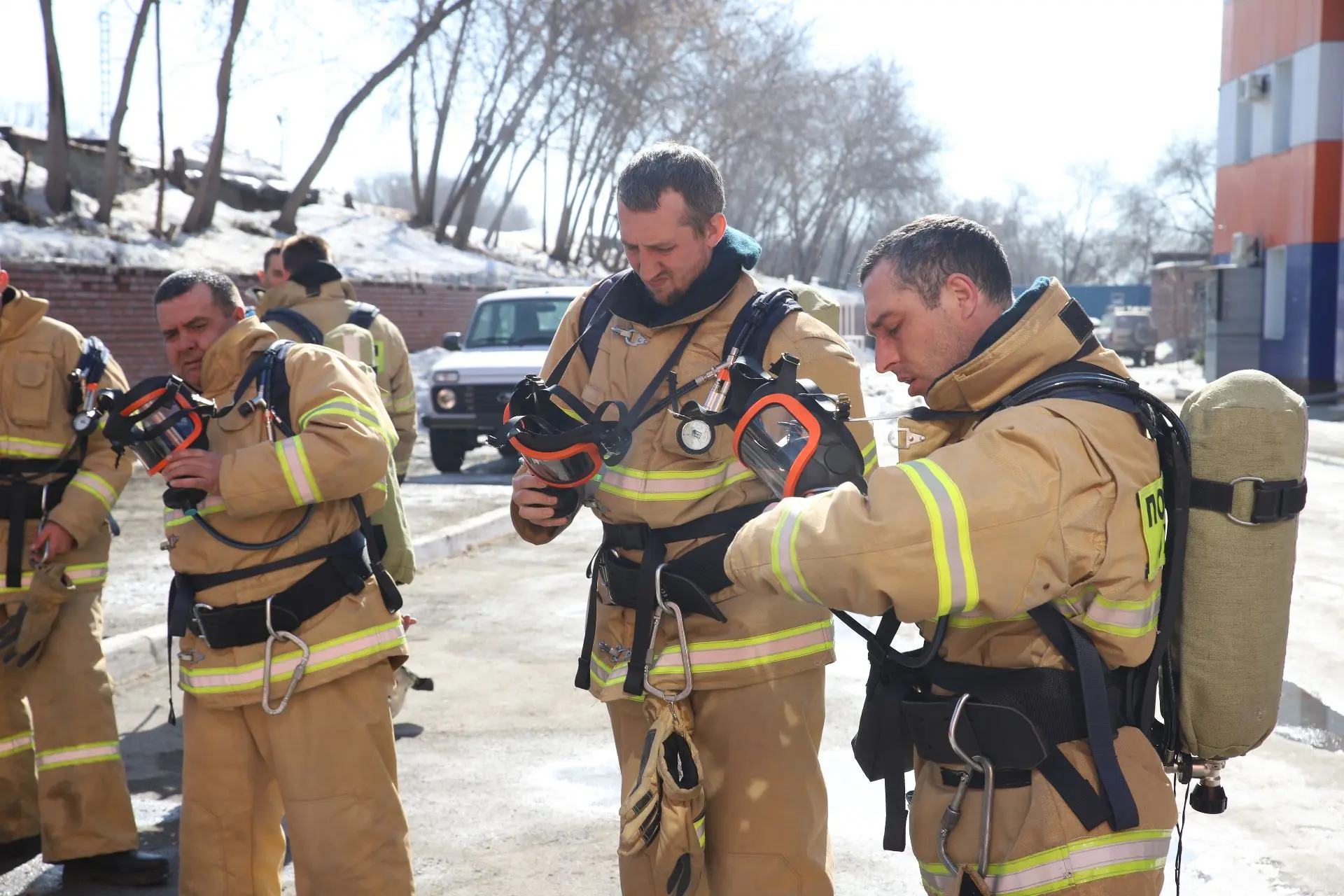 Пополнение в рядах профессионалов🚒   Сегодня на Выставке пожарно-спасательной службы Новосибирской о