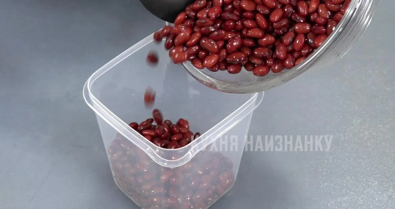 Как перестать выбрасывать продукты и научиться использовать морозилку не только для мяса.  Это треть