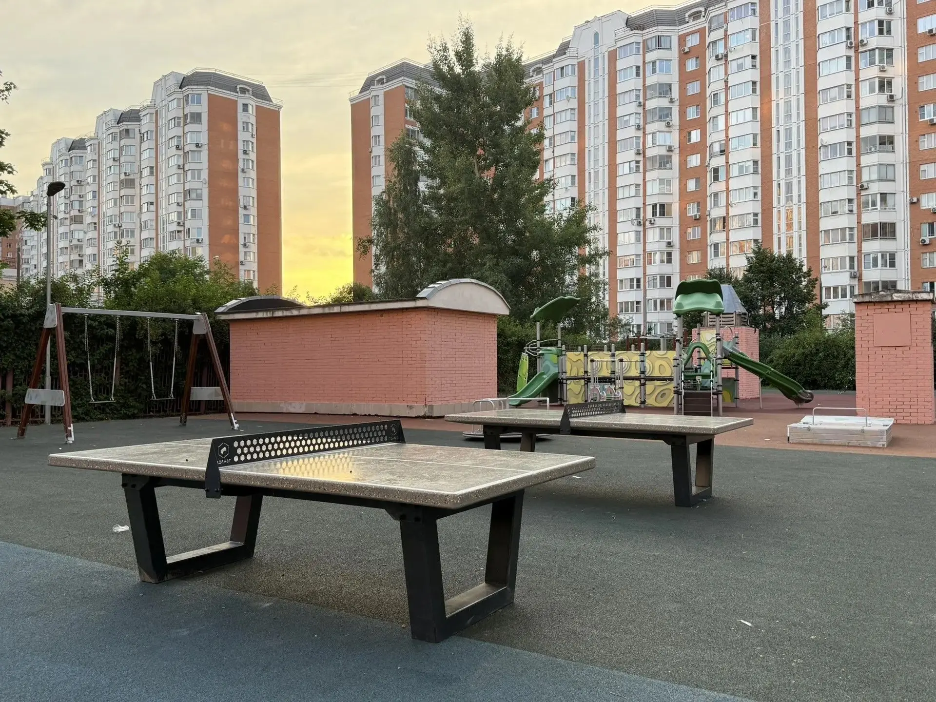 Во дворе дома 59 на 3-й Парковой обновили детскую площадку. 

Для обеспечения активного и комфортног