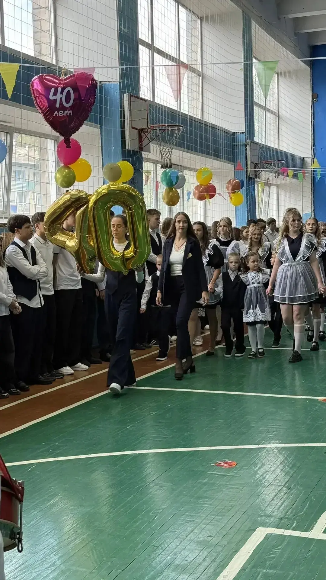 1 сентября в школе, для всех учащихся прошли торжественные линейки, посвященные Дню зна...