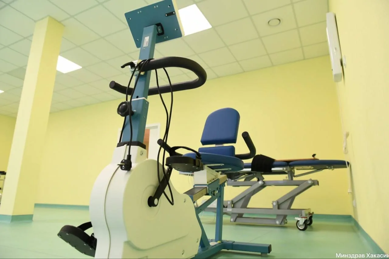 🏥 Новое оборудование для реабилитации получат больницы Хакасии  Черногорскую и Бейскую больницы осна