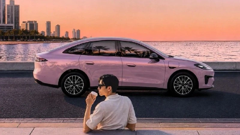 В Китае стартовали продажи электрического седана GAC Aion RT в комплектации Smart Editi...