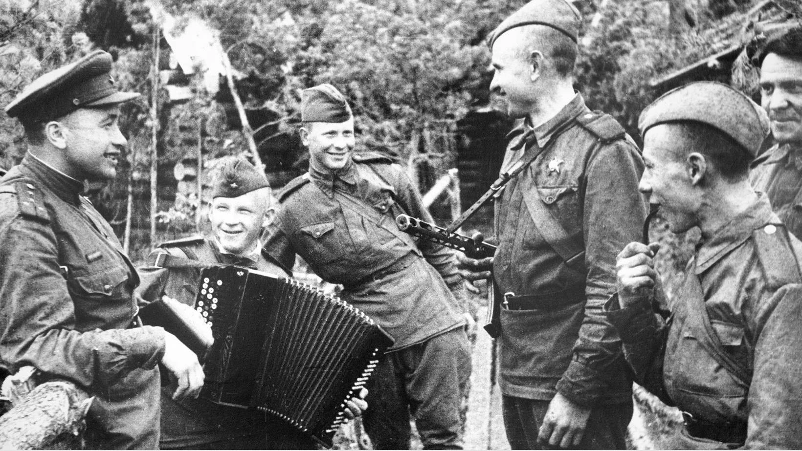 🎼 «Кто сказал, что надо бросить песни на войне?