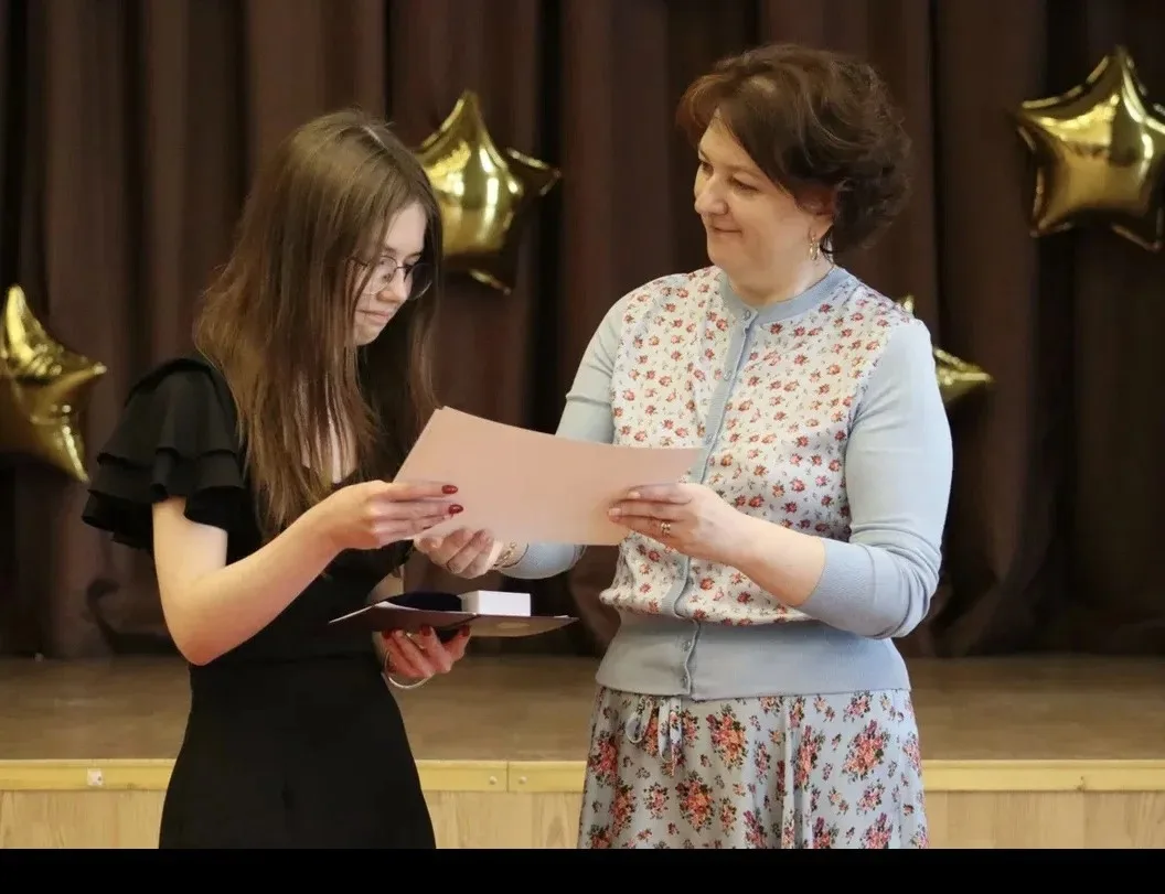 ✨🎓 НОВЫЕ ЗВЁЗДЫ «СОЗВЕЗДИЯ» ЗАЖГЛИСЬ! 🎓✨
🌟 Июнь. 20 корпус.  Здесь состоялось трогательное вручен