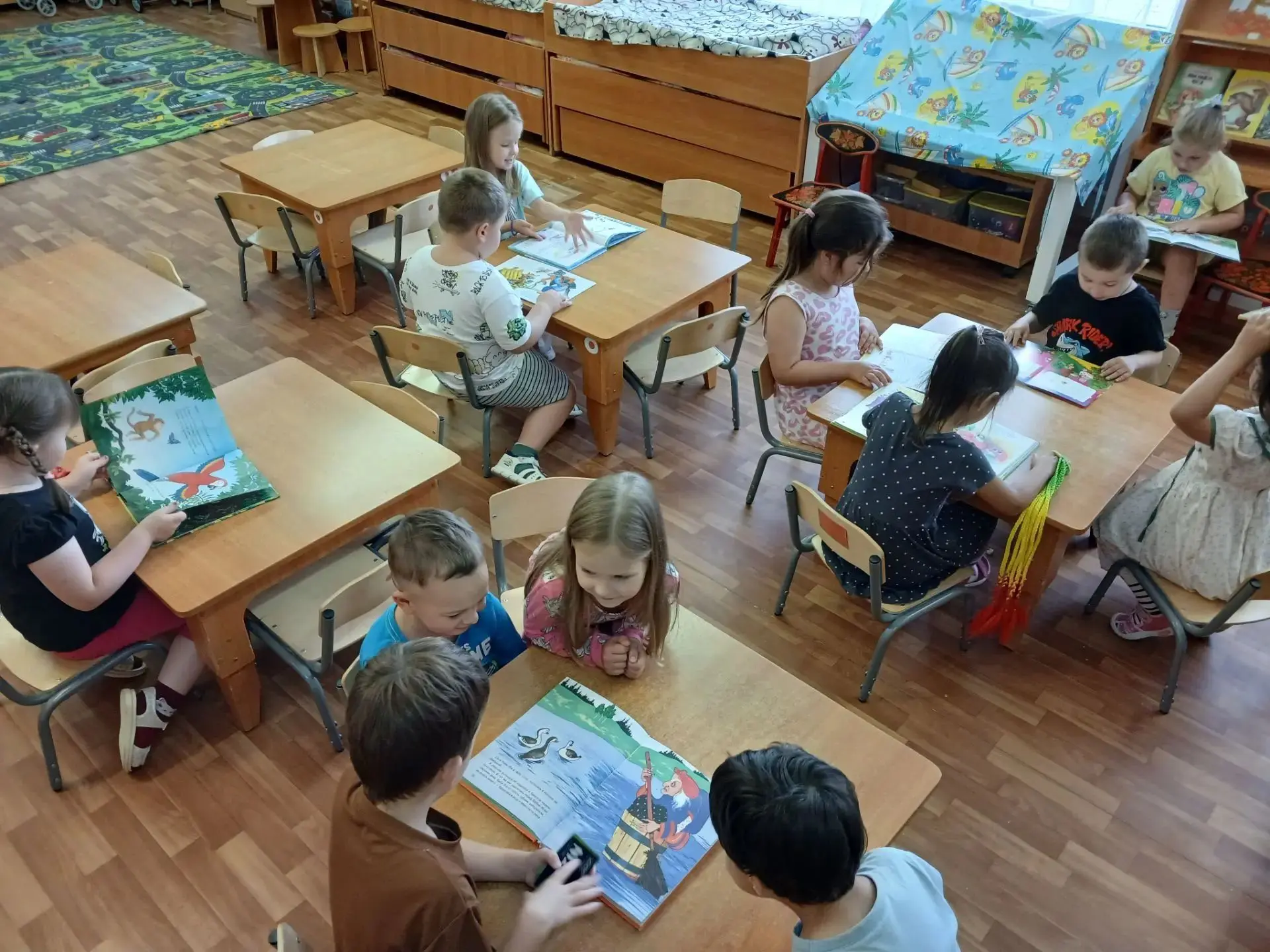 В группе «Теремок прошел замечательный день под названием «Любимая детская книга».
