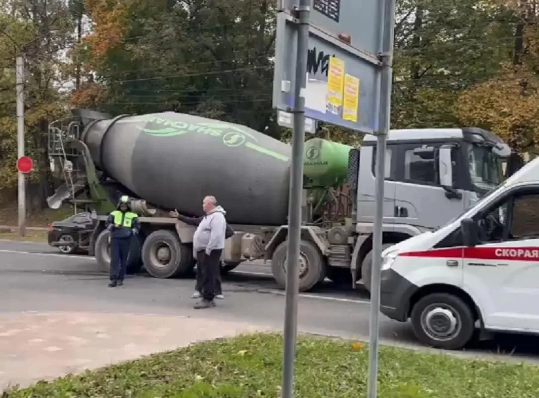 В Рязани произошло ДТП с участием пешехода. Днём, 2 октября, на улице Есенина у перекрё...