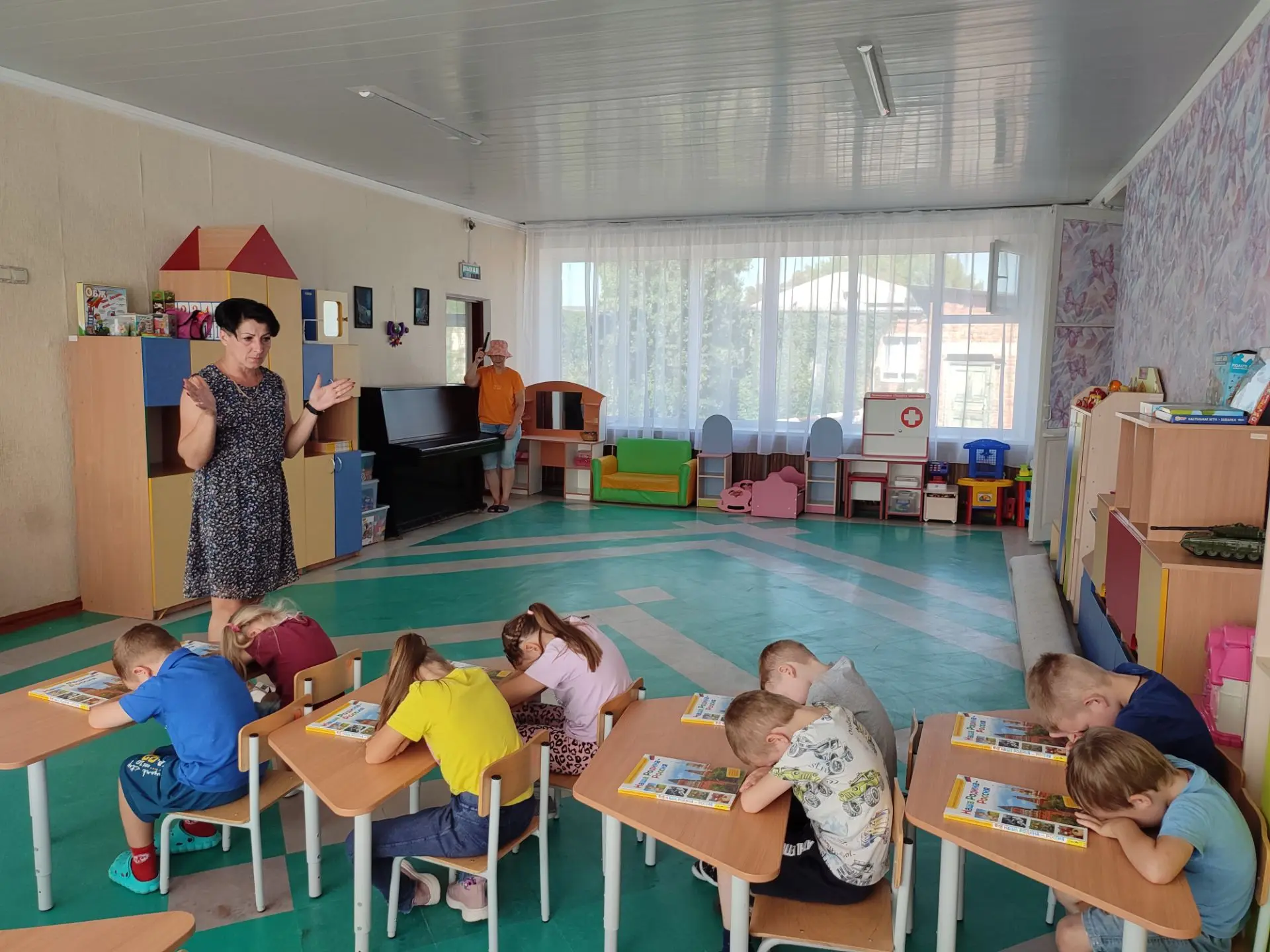 В нашем детском саду сегодня состоялись  учения, направленные на отработку комплексных ...
