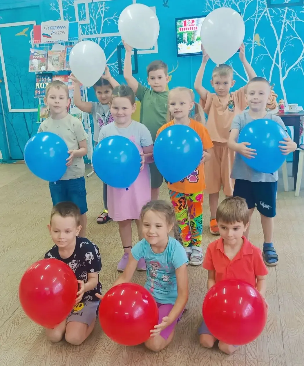 В рамках подготовки к празднованию Дня России, воспитанники старших групп нашего сада посетили местн
