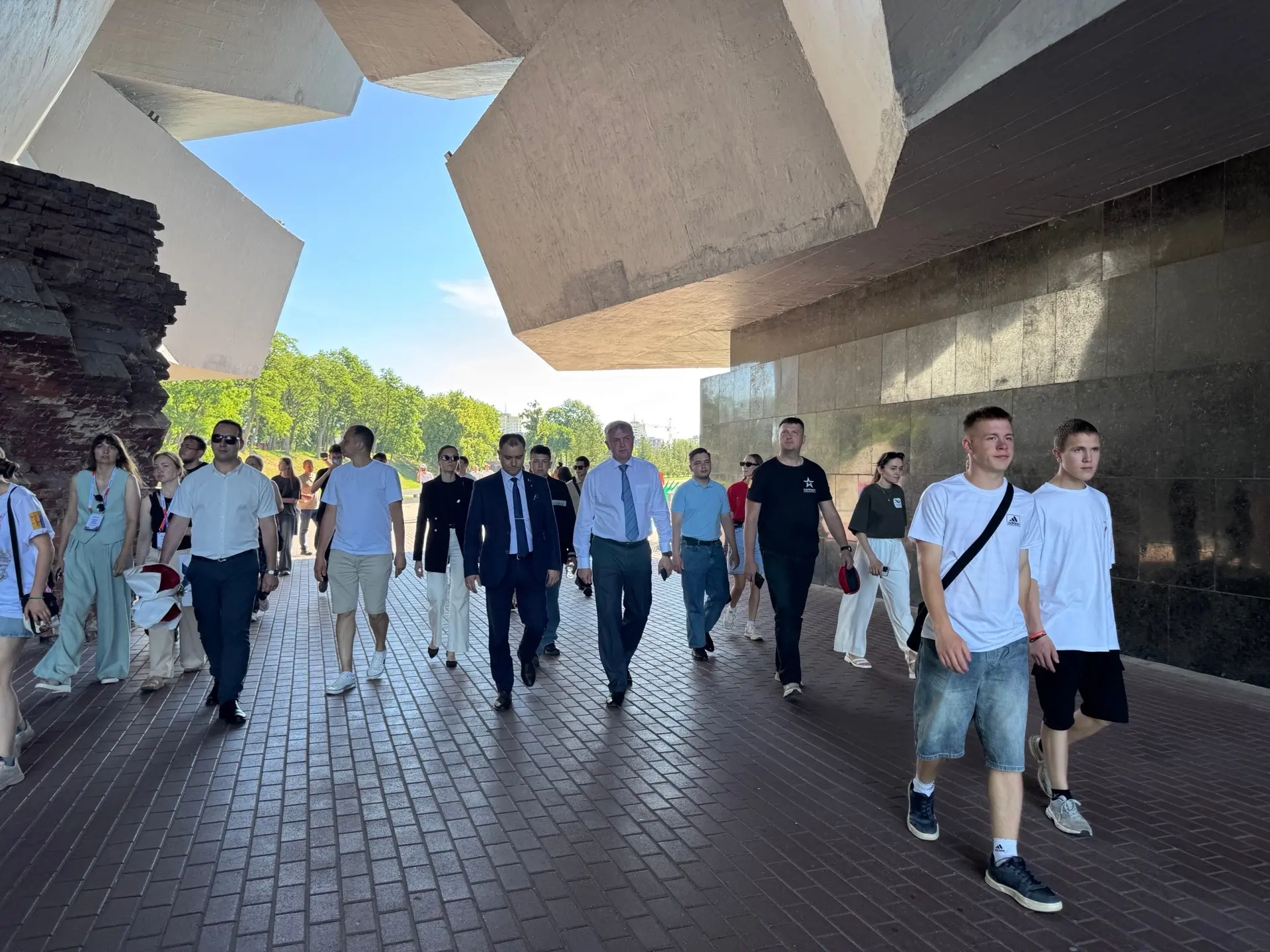 В Республике Беларусь продолжает работать молодежная делегация Кировской области. Сегодня кировчане 