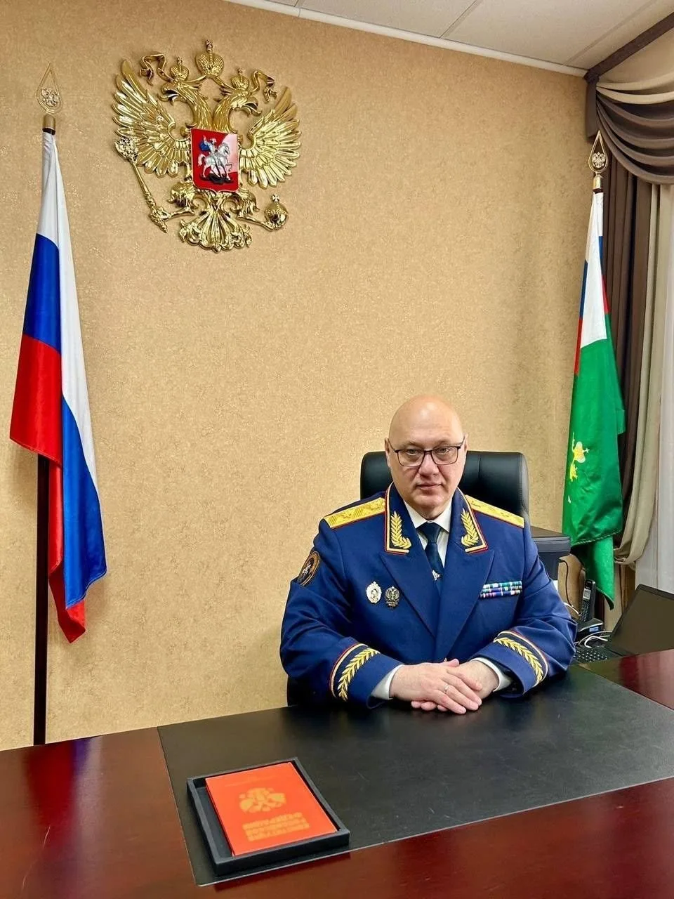 🇷🇺Поздравление руководителя следственного управления Андрея Борисовича Гусева с Днем России

Уважа