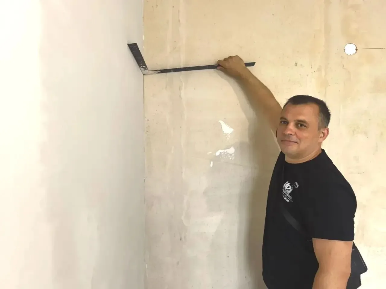 📐 Ровные стены и пол — основа качественного ремонта.