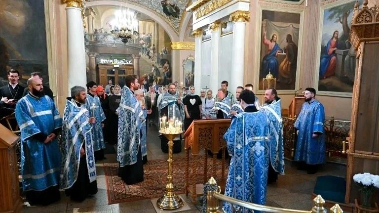 Брянские паломники молились Свенской иконе в храме при Третьяковской галерее