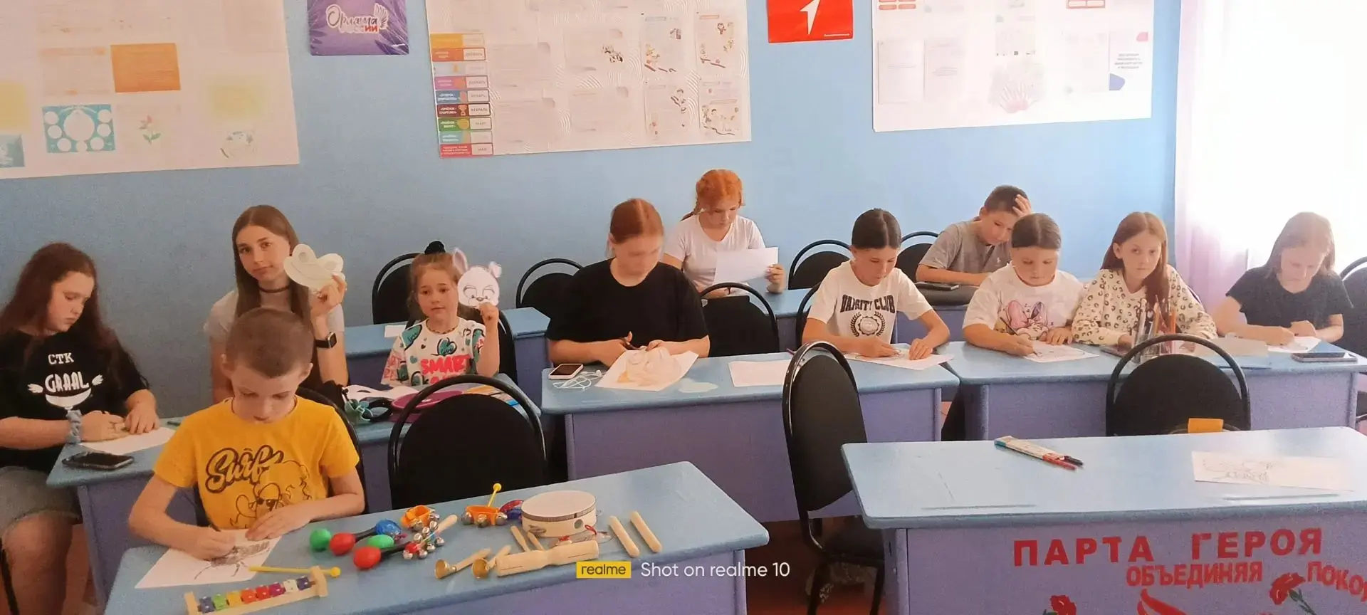 День творчества и искусства в лагере «Дружба»

Сегодня, 16 июня, в пришкольном лагере «Дружба» проше