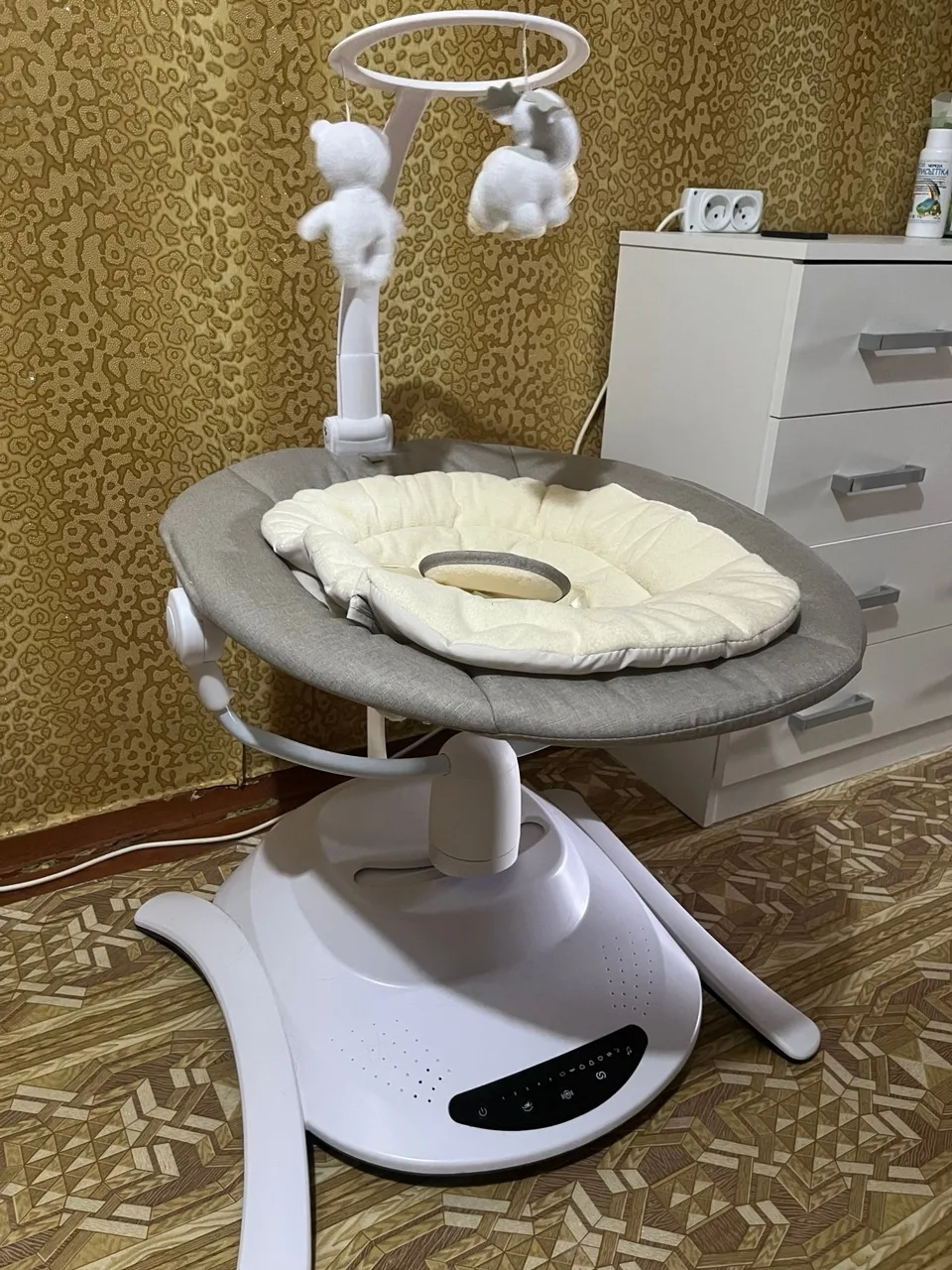 Продам укачивающий центр и кроватку