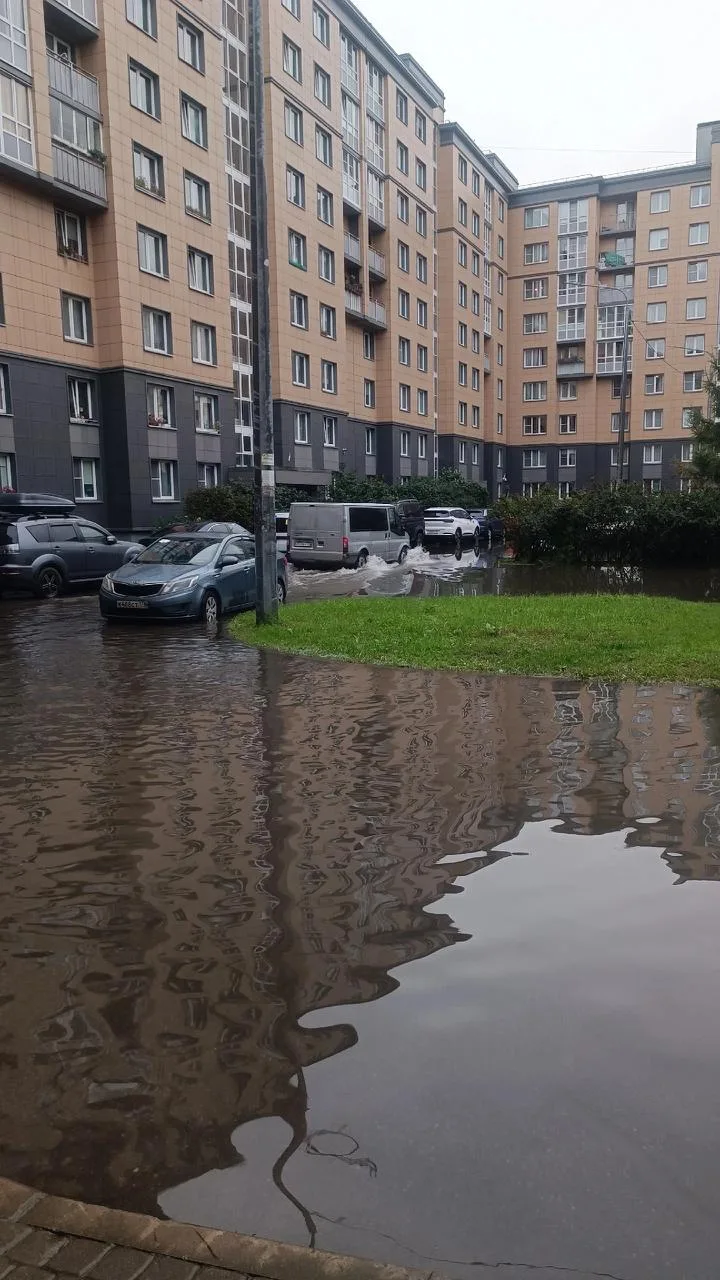 Славянку вчера тоже мощно подтопило. Ростовская, д. 25, к. 2